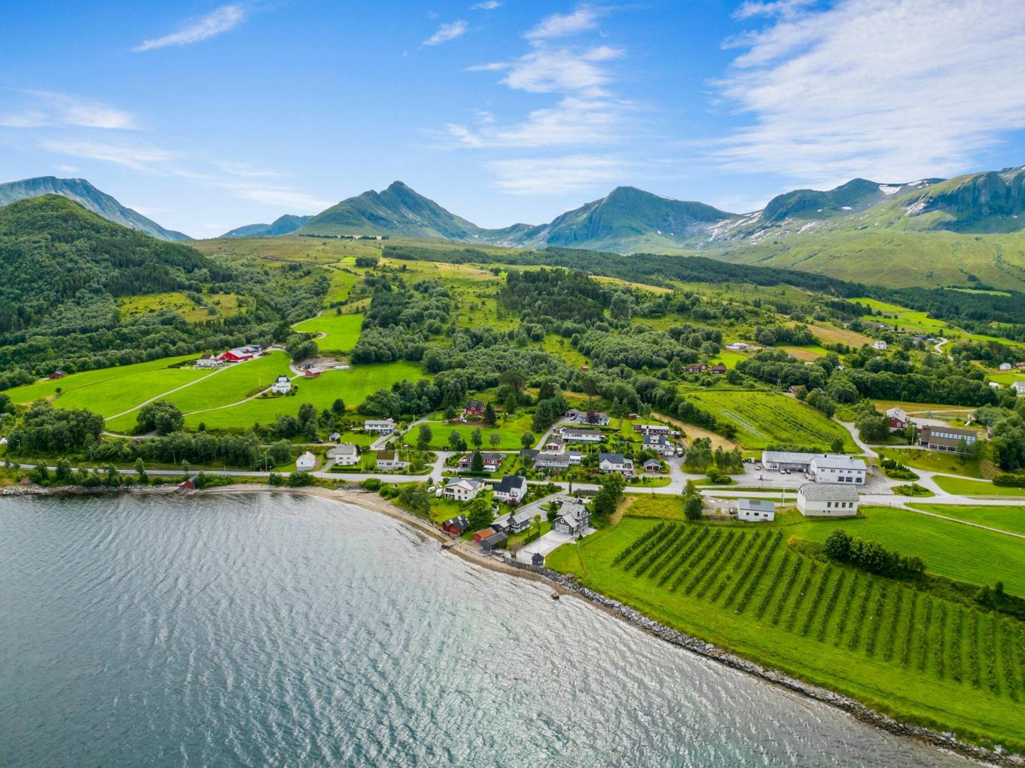 Вилла Rovde Fjordferien Экстерьер фото